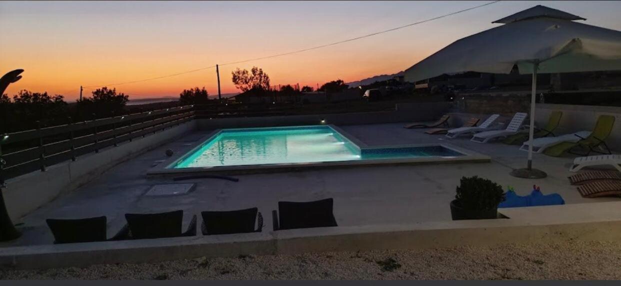 Apartmani Niko 1 Radovin Bagian luar foto