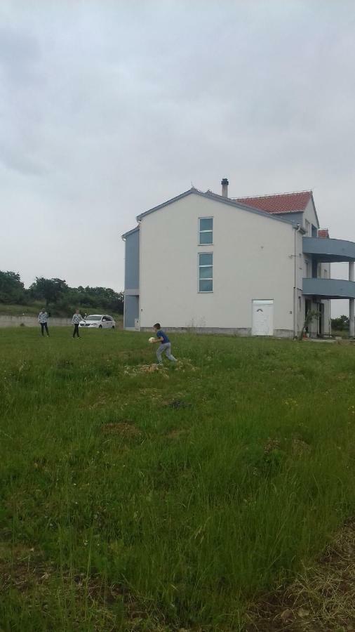 Apartmani Niko 1 Radovin Bagian luar foto