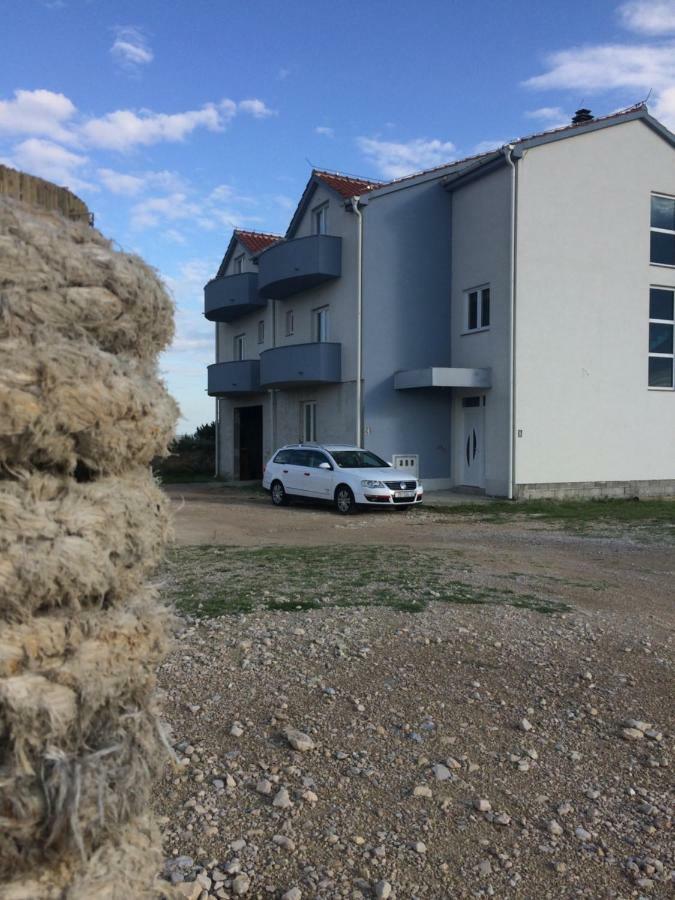 Apartmani Niko 1 Radovin Bagian luar foto